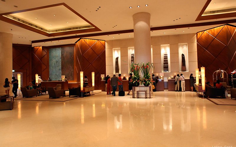 lobby of hotel fairmont singapore